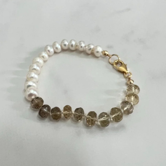 Pearl and Quartz Hand Knotted Beaded Bracelet Gold Filled Clasp - Picture 1 of 6
